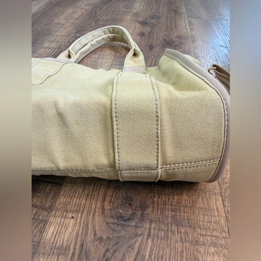 MEEJUNE Beige Tote Bag Adjustable Detachable Strap Zip Closure Inner Pockets
